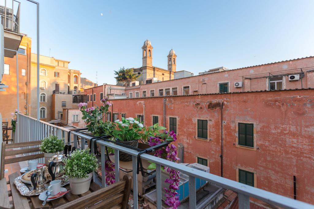 Townhouse By The Spanish Steps روما الغرفة الصورة