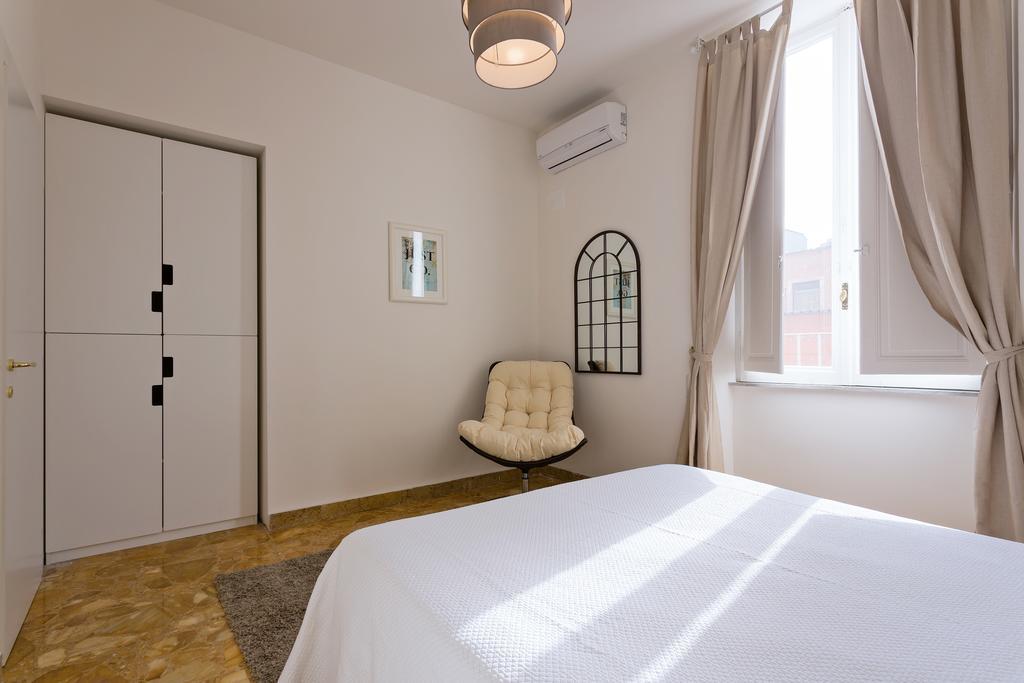 Townhouse By The Spanish Steps روما الغرفة الصورة