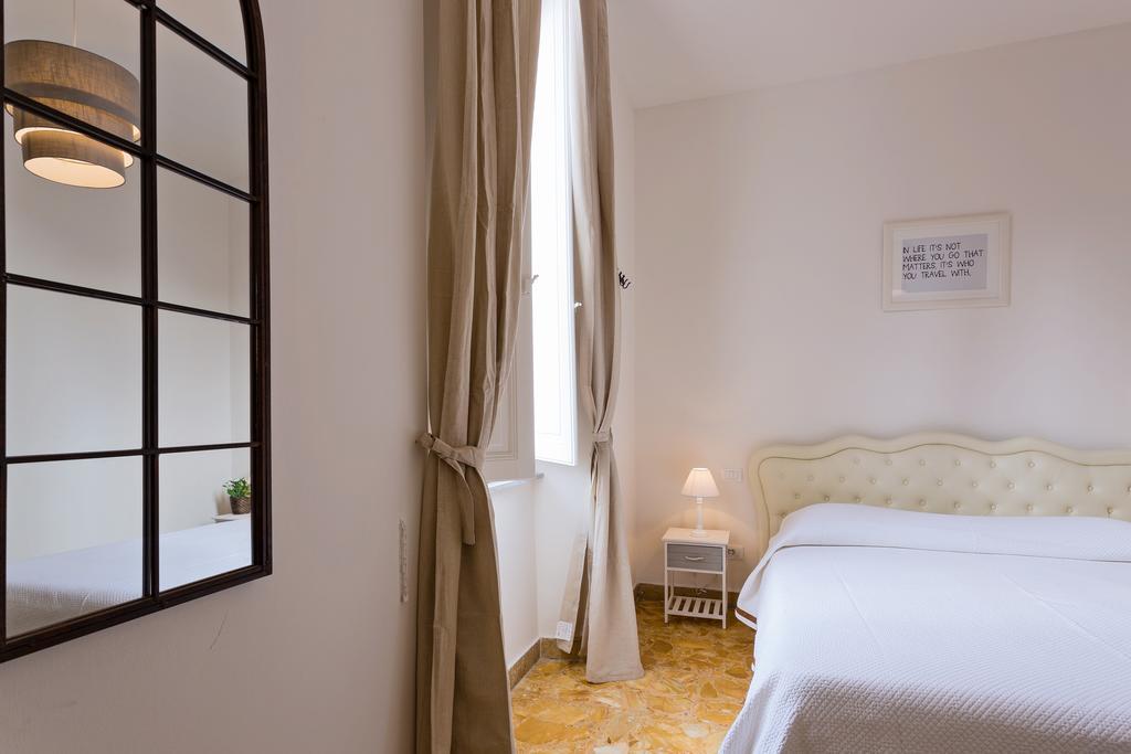 Townhouse By The Spanish Steps روما الغرفة الصورة