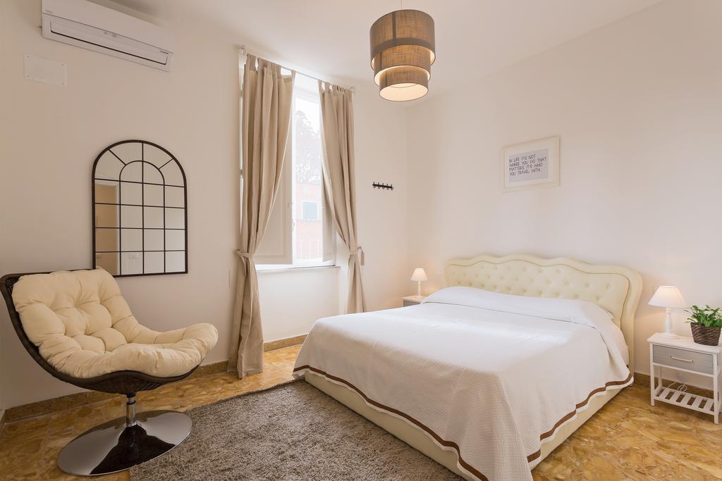 Townhouse By The Spanish Steps روما الغرفة الصورة